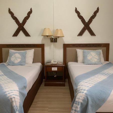 Maeyom Palace Hotel Phrae Bagian luar foto