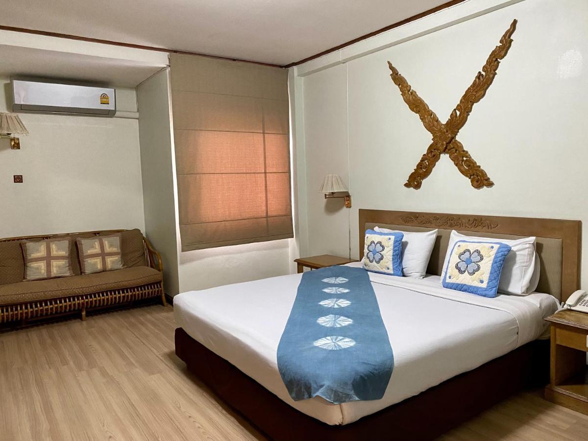 Maeyom Palace Hotel Phrae Bagian luar foto