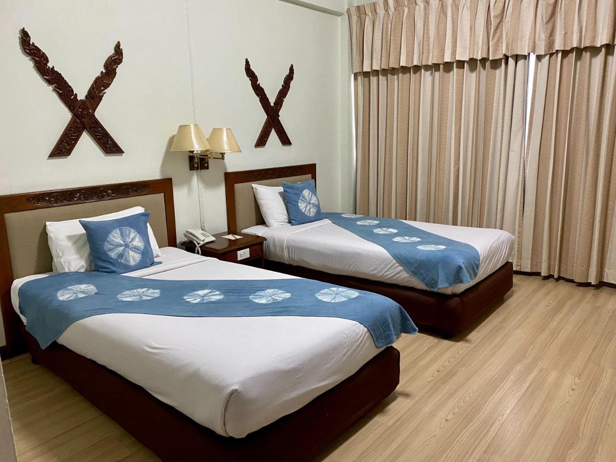 Maeyom Palace Hotel Phrae Bagian luar foto