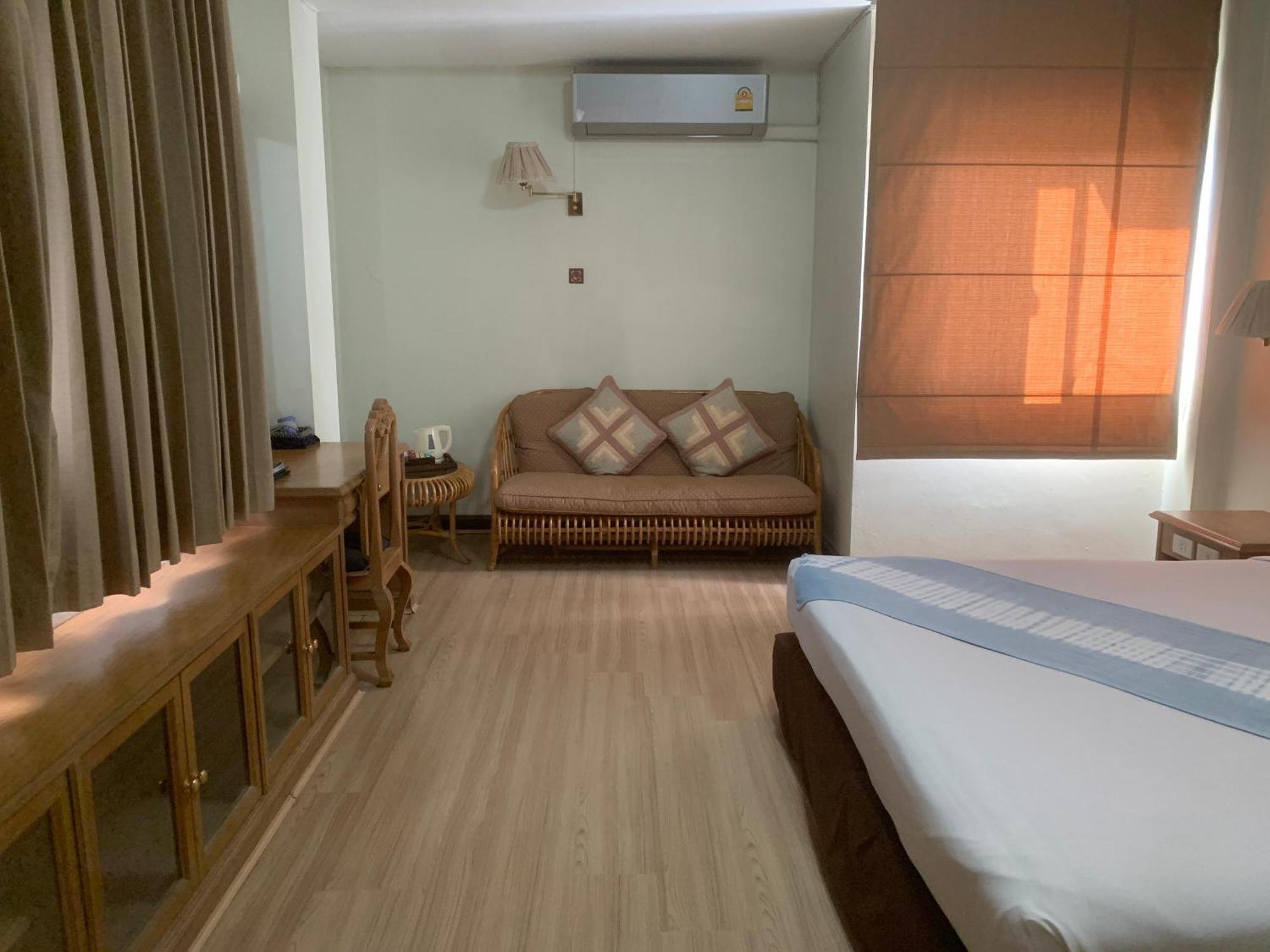 Maeyom Palace Hotel Phrae Bagian luar foto
