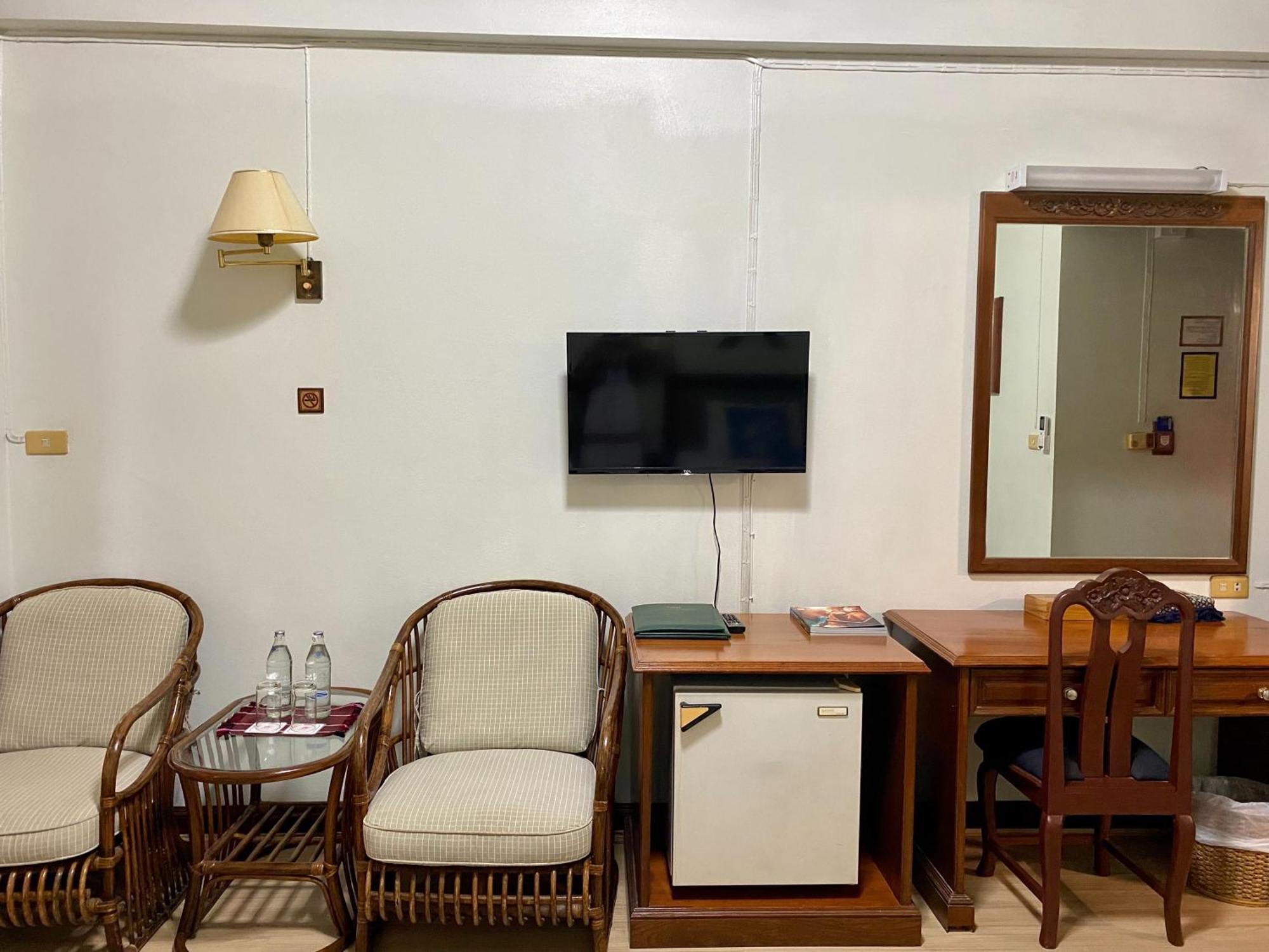 Maeyom Palace Hotel Phrae Bagian luar foto