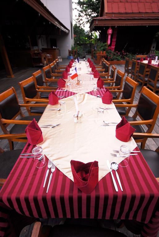 Maeyom Palace Hotel Phrae Bagian luar foto