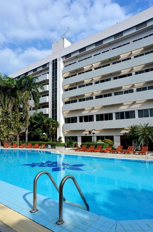 Maeyom Palace Hotel Phrae Bagian luar foto