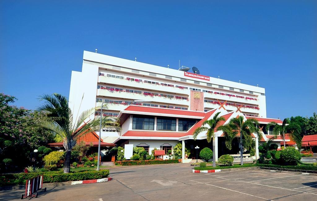 Maeyom Palace Hotel Phrae Bagian luar foto