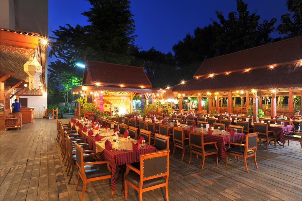Maeyom Palace Hotel Phrae Bagian luar foto